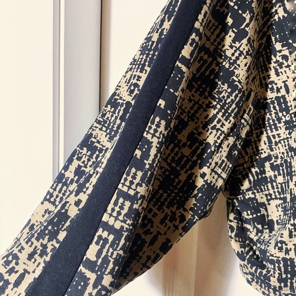 NOISY MAY slightly cropped oversized long sleeve top size M - Picture 3 of 8